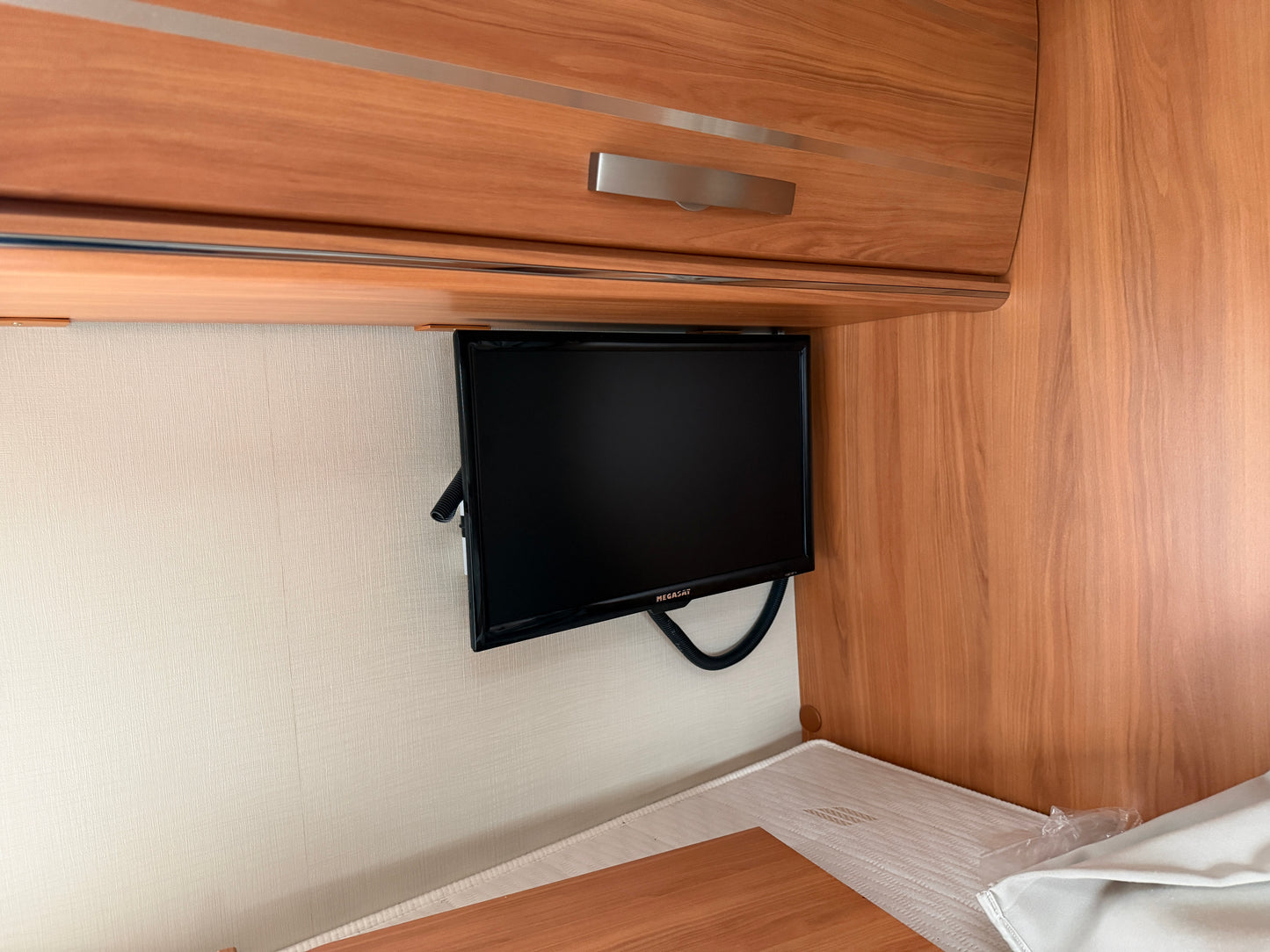 Hymer 580 MLT, automat, vyhřívané sedadla, markýza, satelit, solár