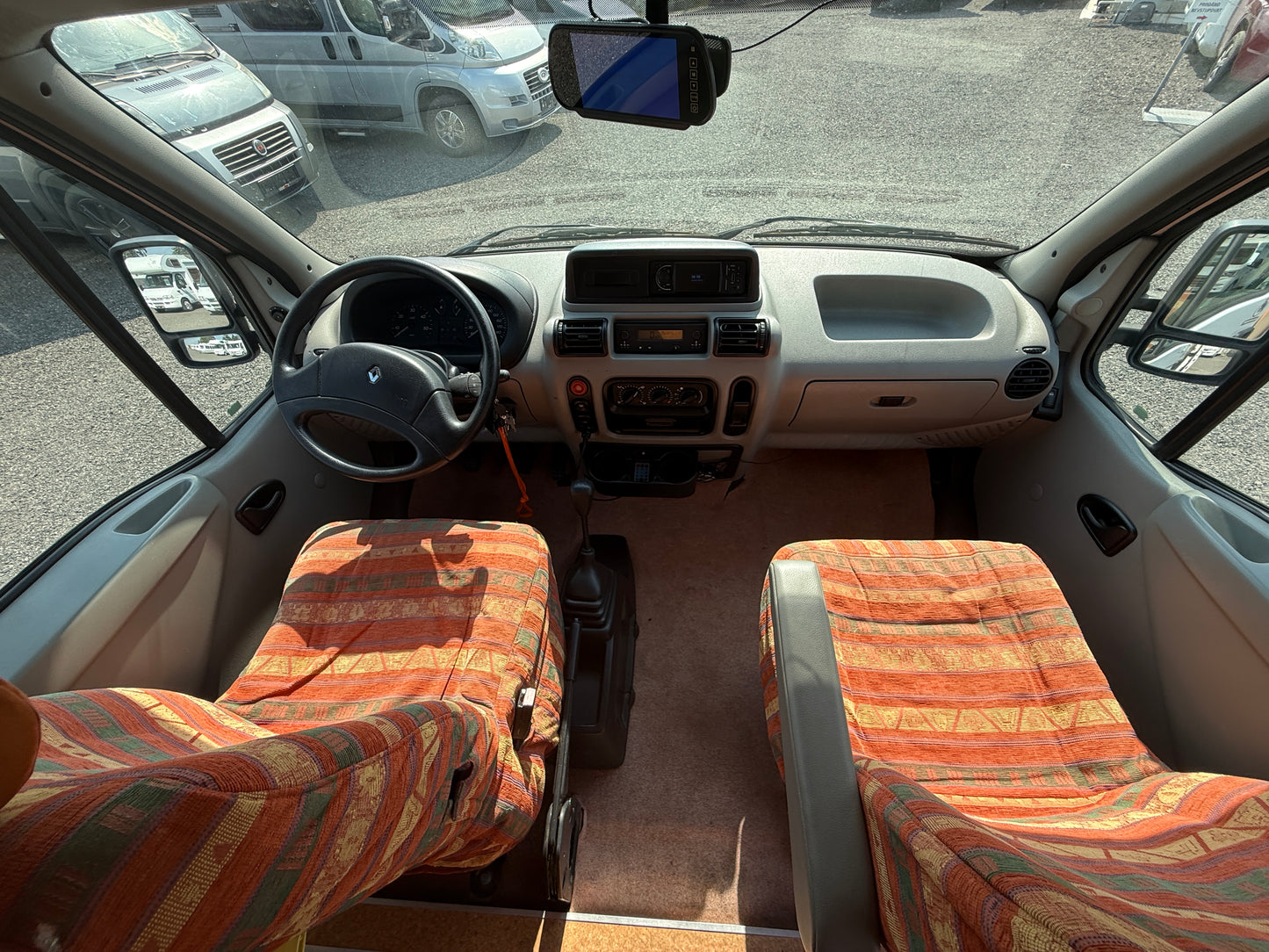 Renault KRS, markýza, držák kol (vada motoru)