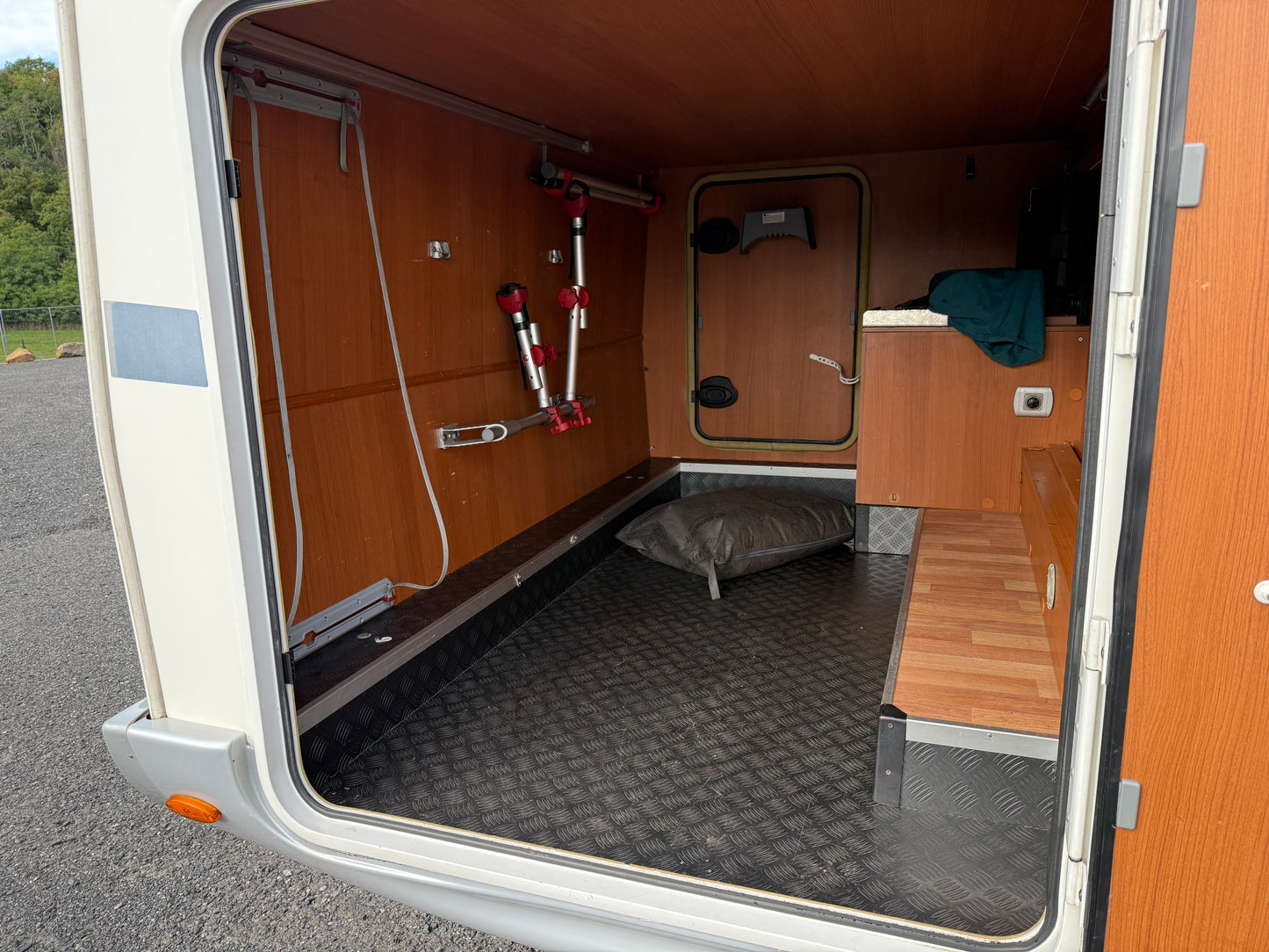 Elnagh Baron 350 - Truma combi, XXL garáž, markýza