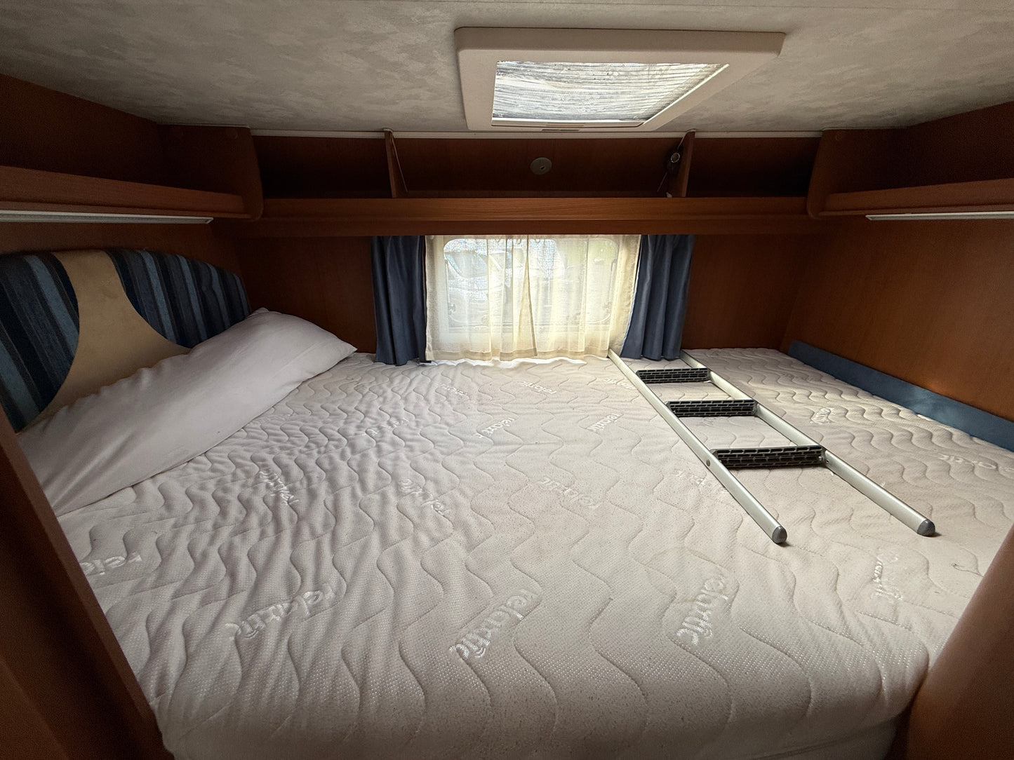 Elnagh Baron 350 - Truma combi, XXL garáž, markýza