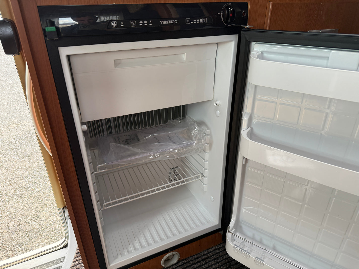 Elnagh Baron 350 - Truma combi, XXL garáž, markýza