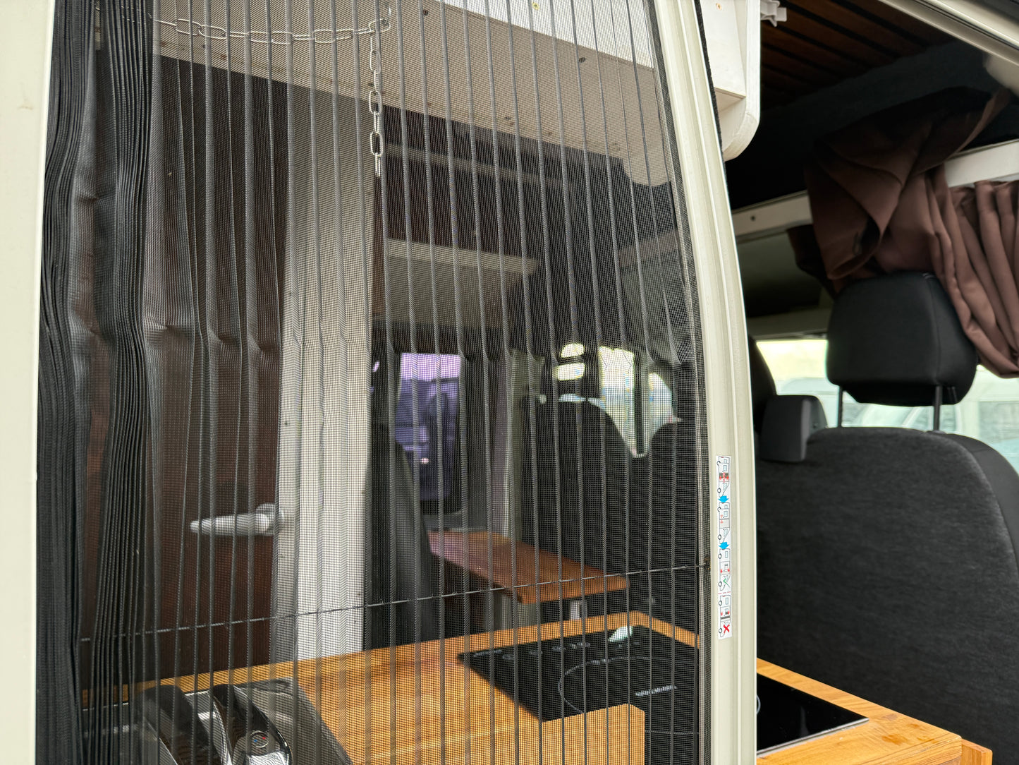 Vestavba Peugeot s vadou motoru, 2x solární panel, nezávislé naftové topení