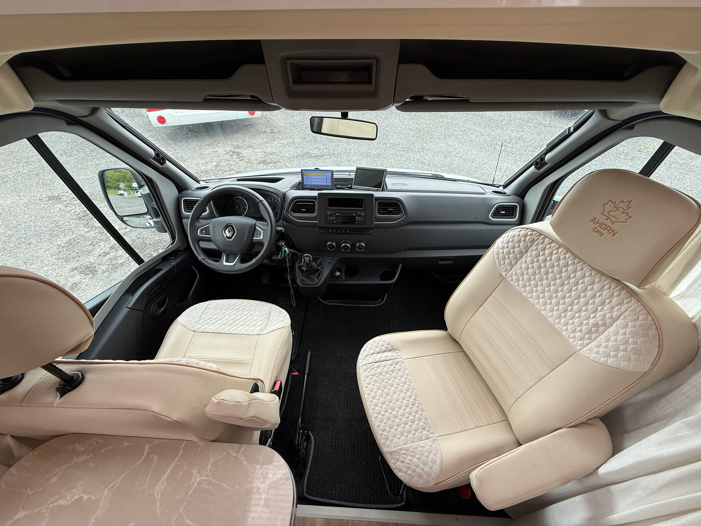 Renault Ahorn Alaska, markýza, zimní paket