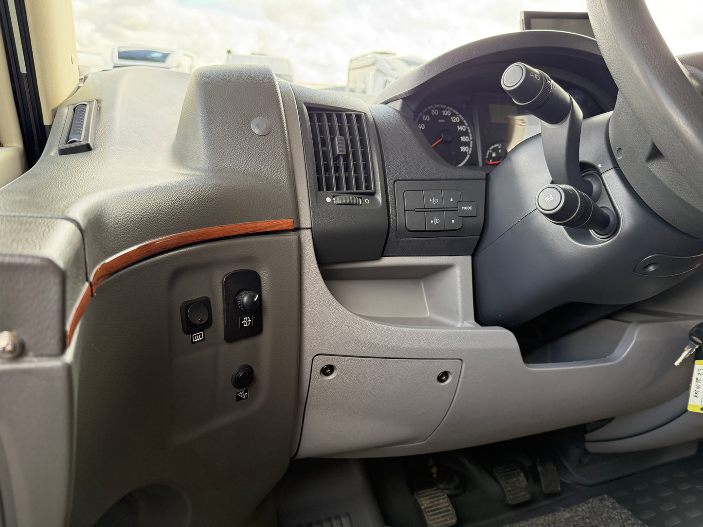 Hymer B 514 CL, 3.0 jtd, Truma, držák kol, markýza