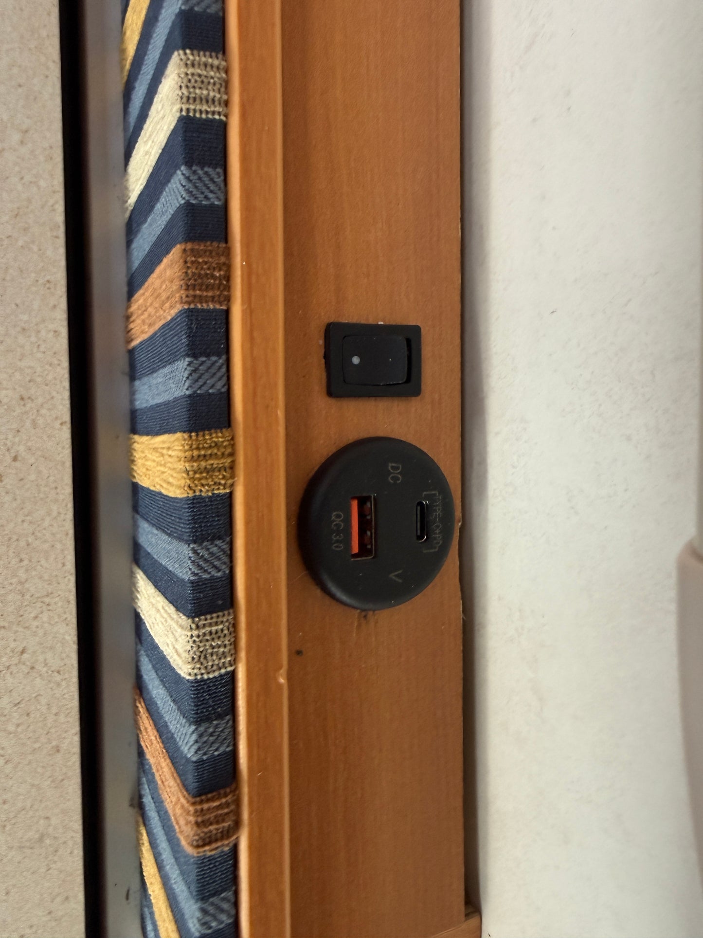 Hymer B 514 CL, 3.0 jtd, Truma, držák kol, markýza