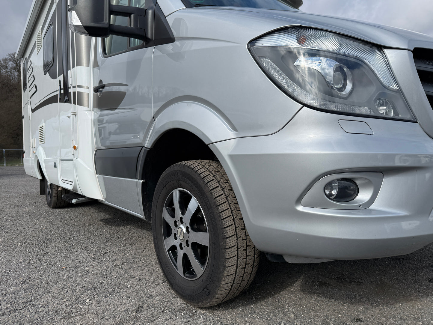 Hymer 580 MLT, automat, vyhřívané sedadla, markýza, satelit, solár