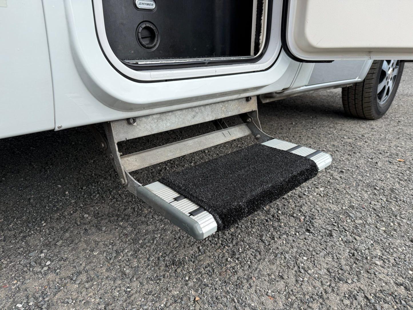 Hymer 580 MLT, automat, vyhřívané sedadla, markýza, satelit, solár