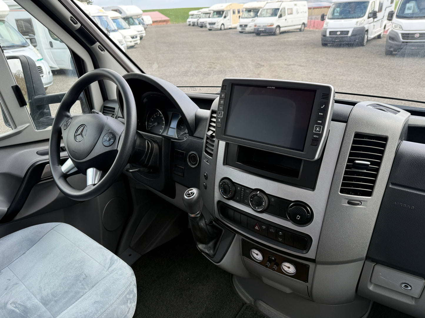 Hymer 580 MLT, automat, vyhřívané sedadla, markýza, satelit, solár