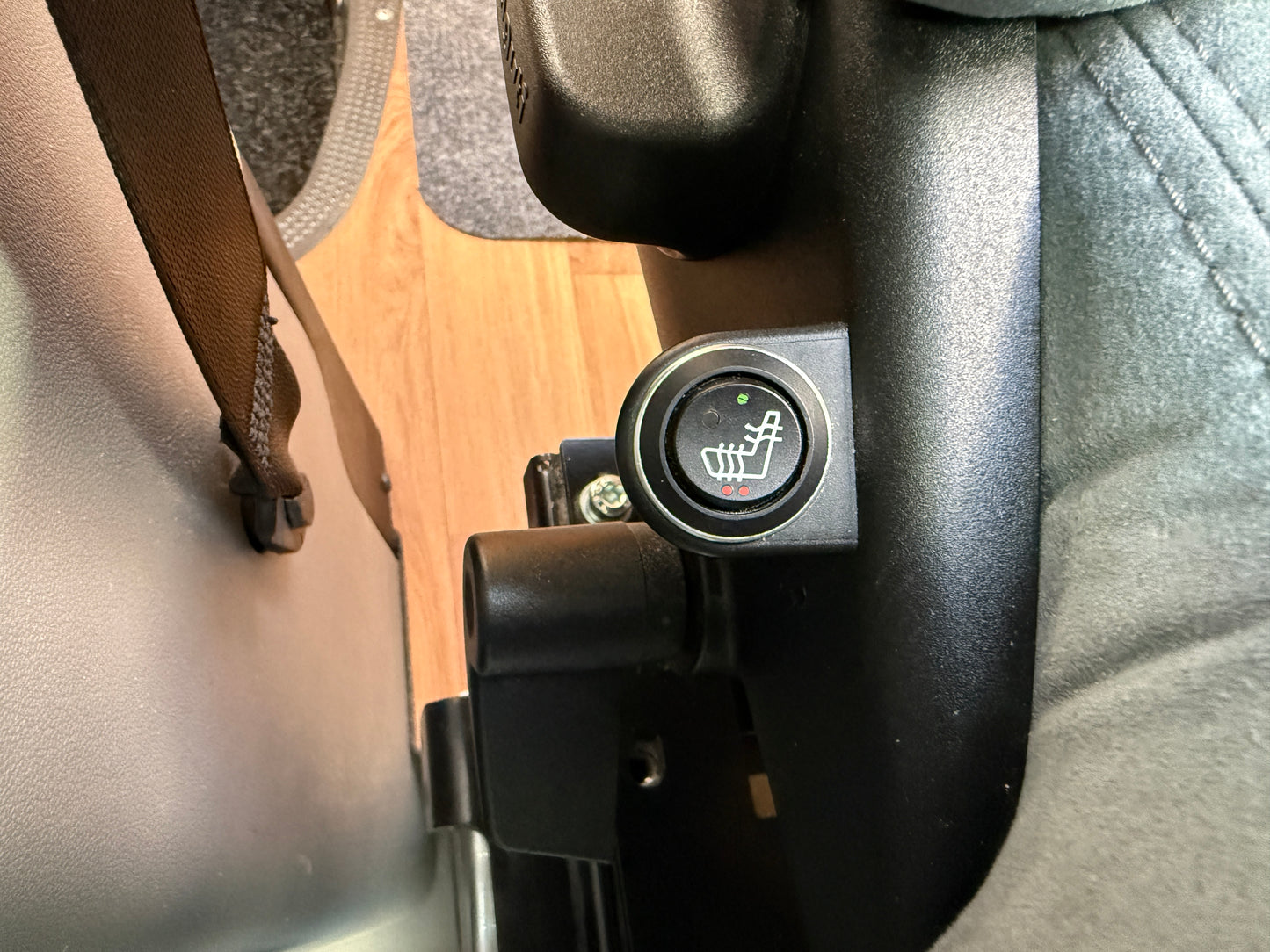 Hymer 580 MLT, automat, vyhřívané sedadla, markýza, satelit, solár