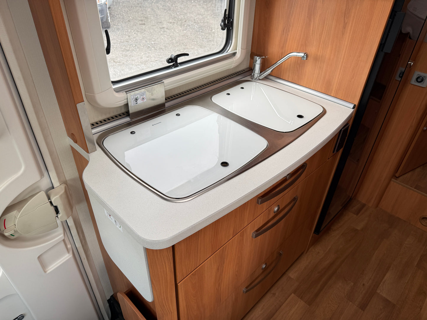 Hymer 580 MLT, automat, vyhřívané sedadla, markýza, satelit, solár