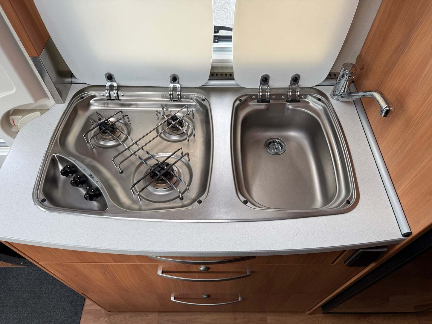 Hymer 580 MLT, automat, vyhřívané sedadla, markýza, satelit, solár