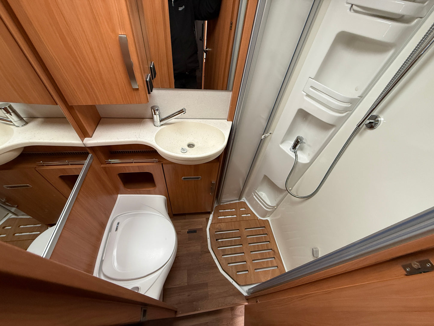 Hymer 580 MLT, automat, vyhřívané sedadla, markýza, satelit, solár