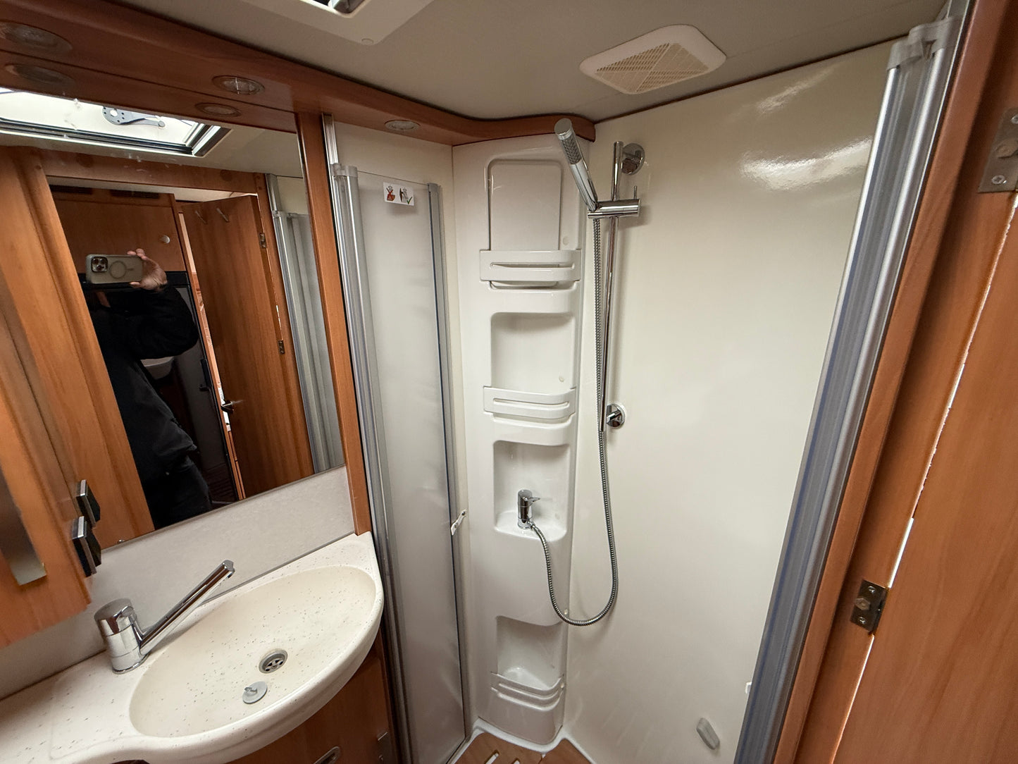 Hymer 580 MLT, automat, vyhřívané sedadla, markýza, satelit, solár