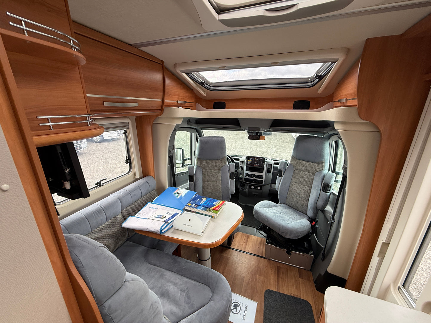 Hymer 580 MLT, automat, vyhřívané sedadla, markýza, satelit, solár