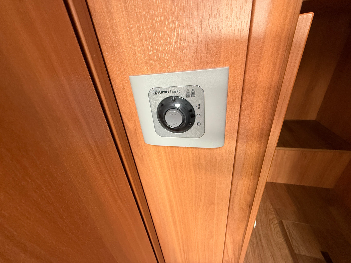 Hymer 580 MLT, automat, vyhřívané sedadla, markýza, satelit, solár