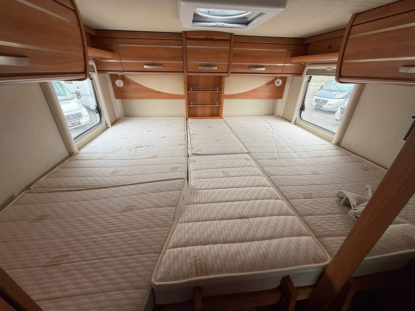 Hymer 580 MLT, automat, vyhřívané sedadla, markýza, satelit, solár