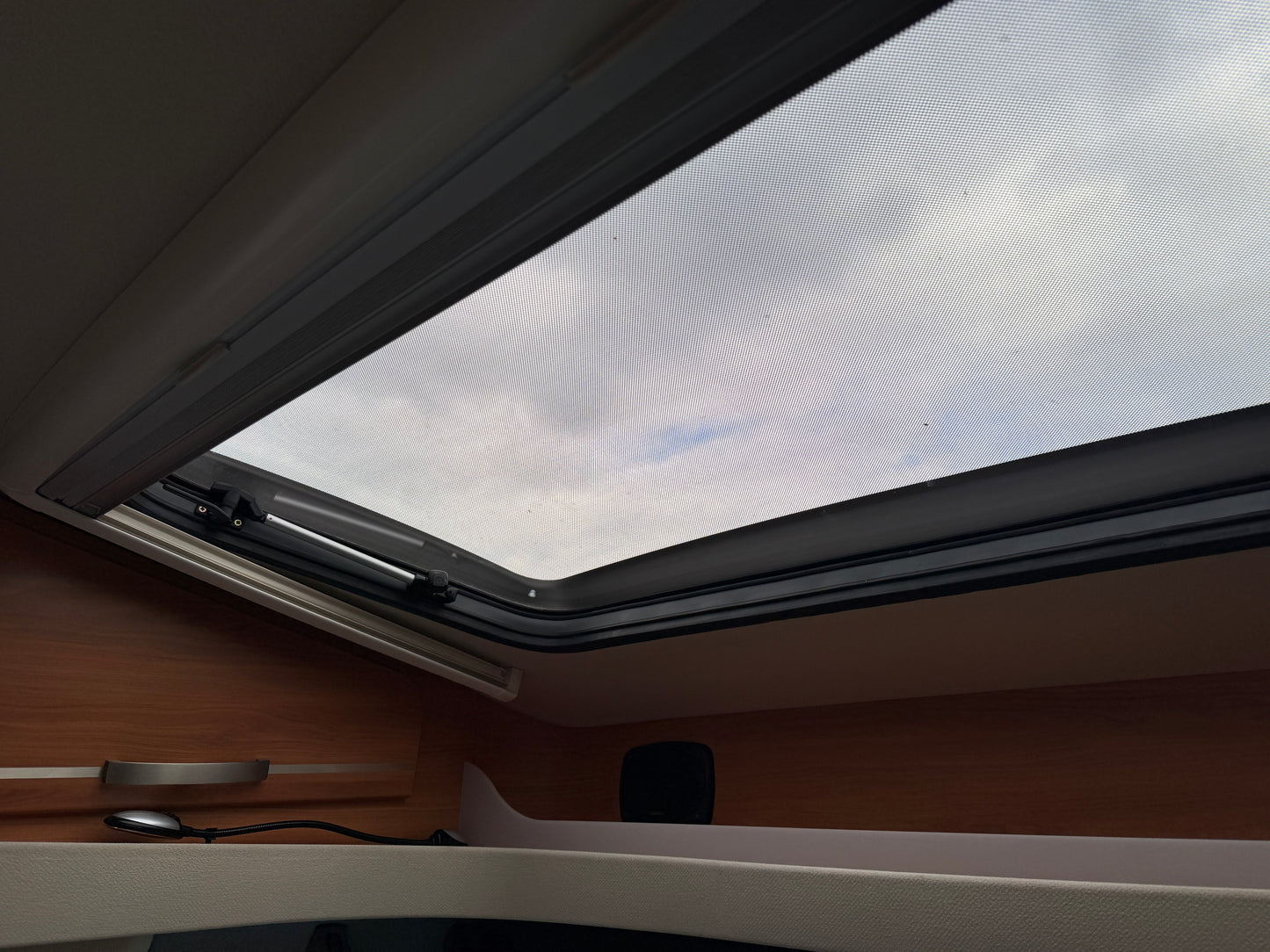 Hymer 580 MLT, automat, vyhřívané sedadla, markýza, satelit, solár