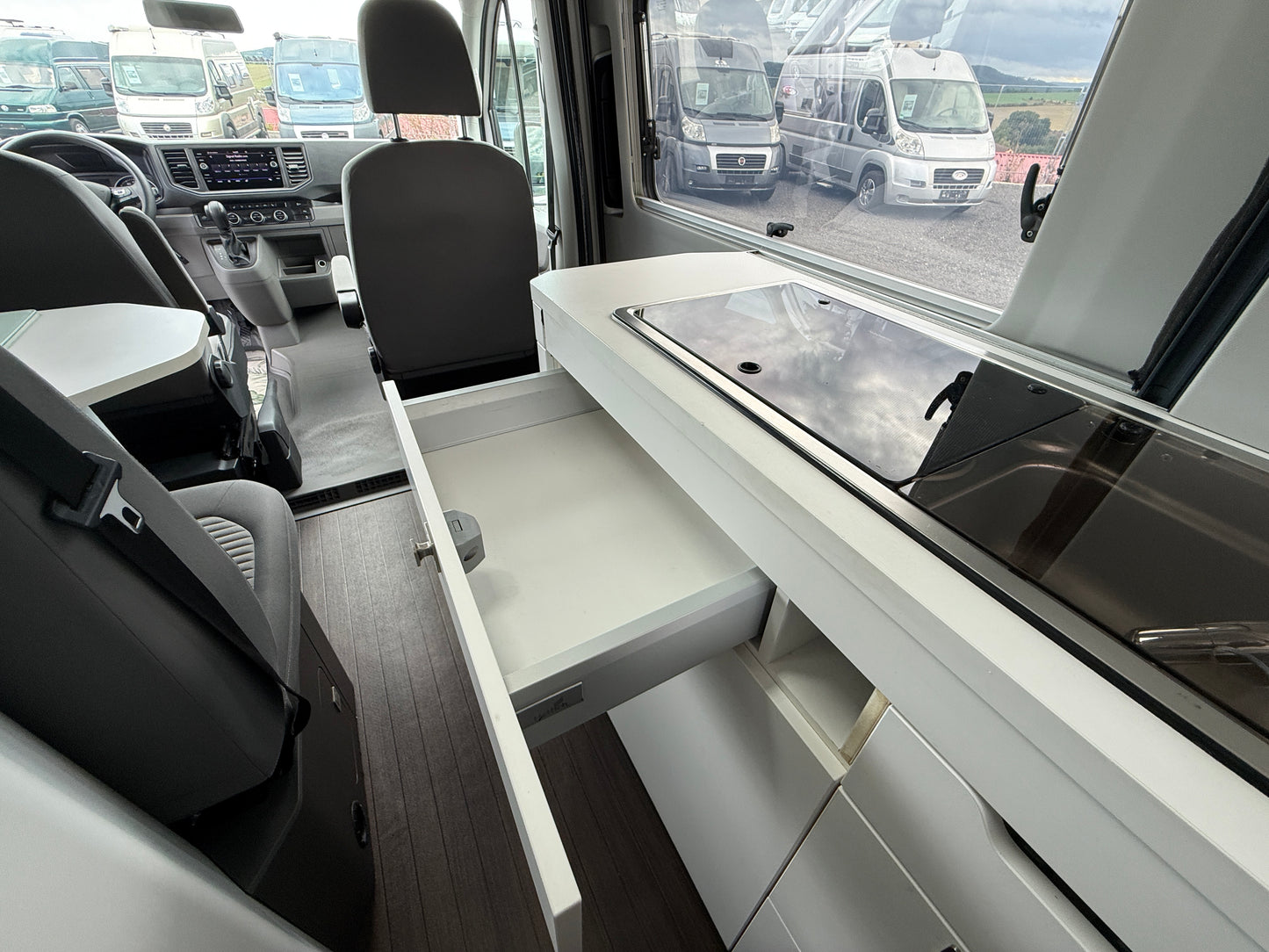 VW Grand California, 2x klimatizace, DSG, Duo Control