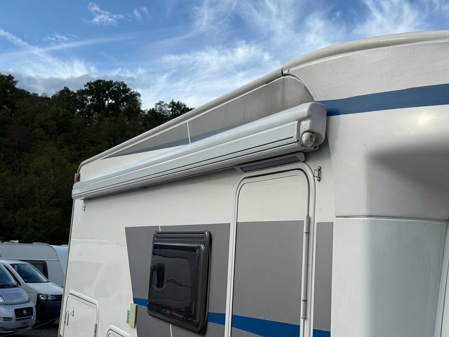 Elnagh Baron 350 - Truma combi, XXL garáž, markýza