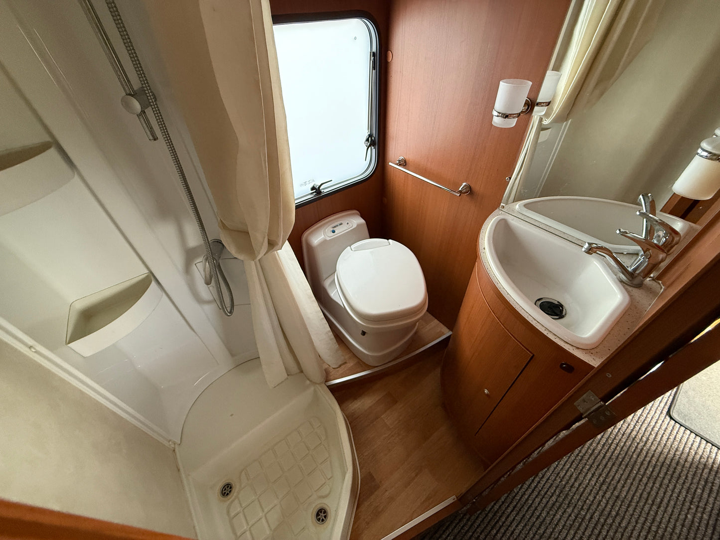 Elnagh Baron 350 - Truma combi, XXL garáž, markýza