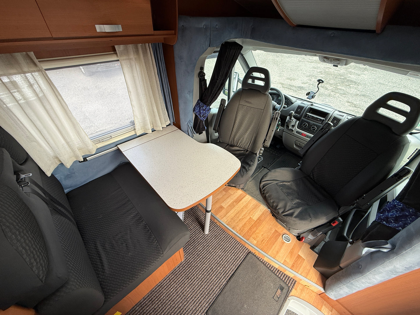 Elnagh Baron 350 - Truma combi, XXL garáž, markýza