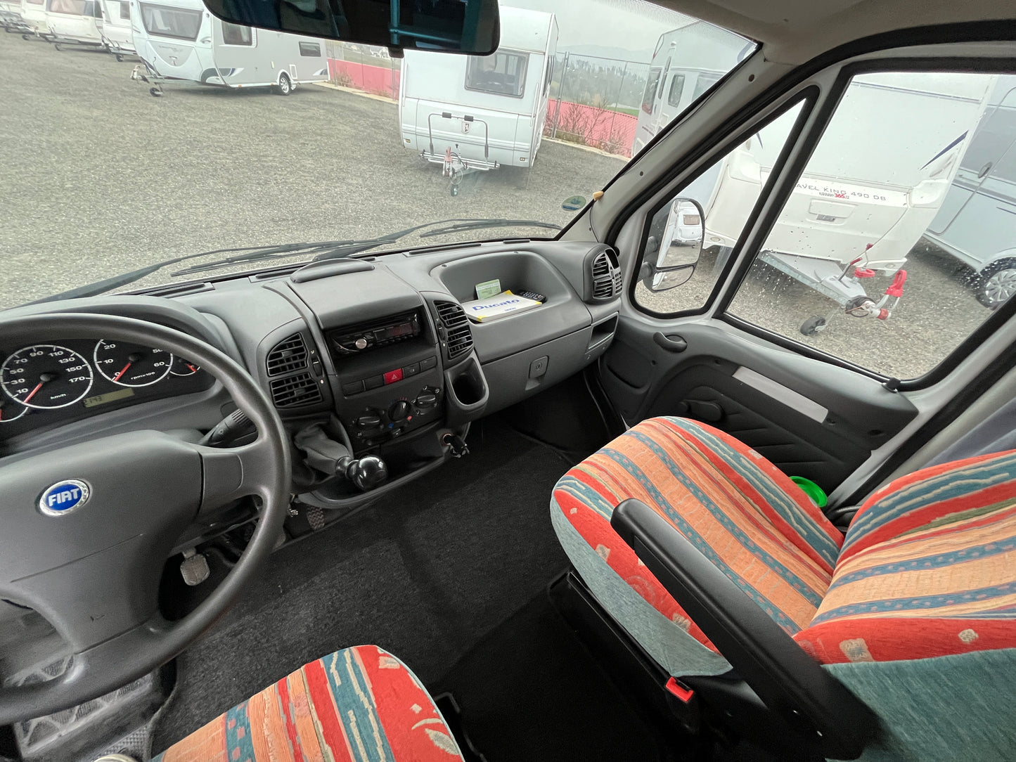 Obytné auto Fiat Ducato Dethleffs klima solár držák na moto