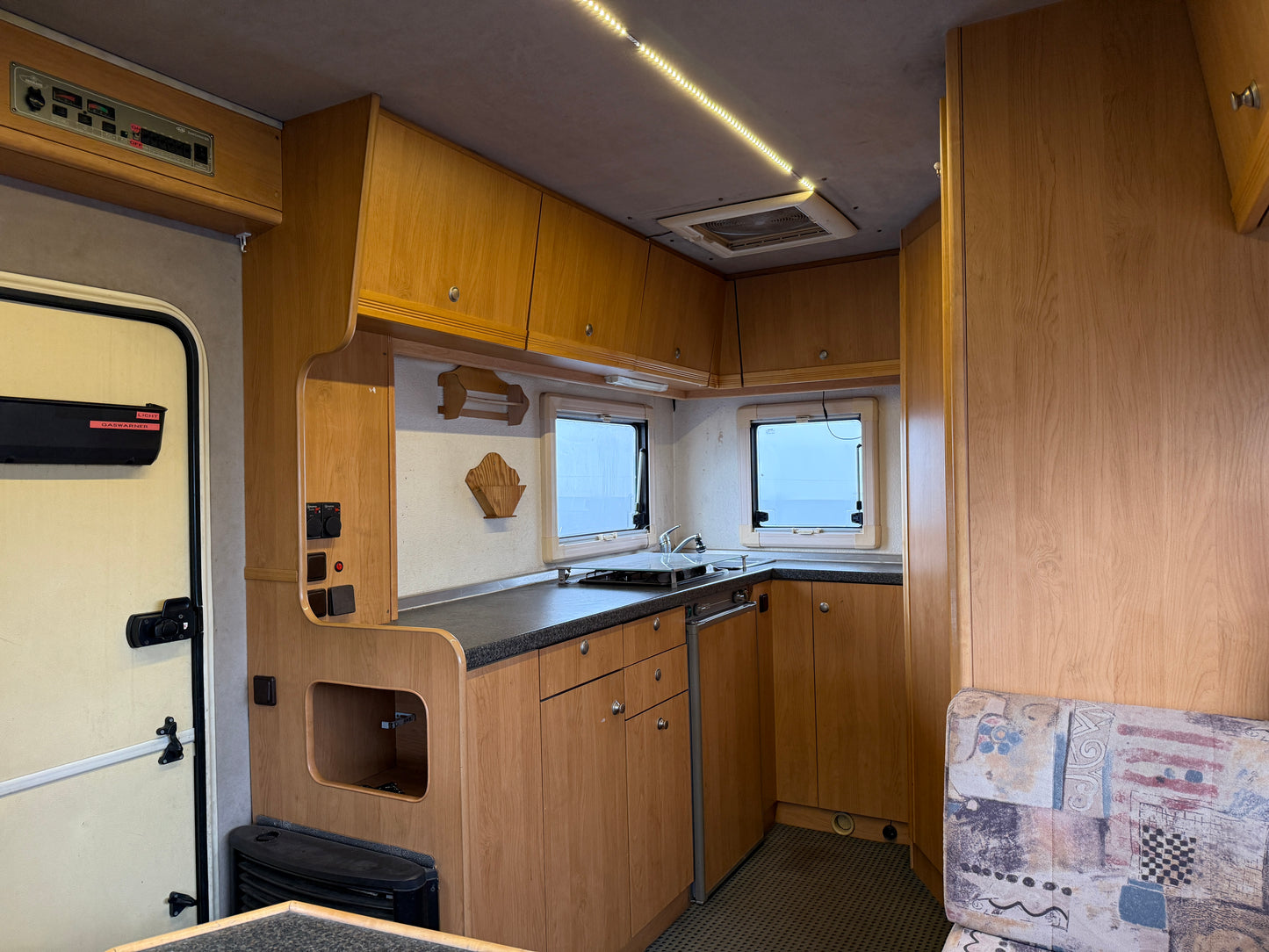 Ford Transit 2,5TD Karman Davis 630