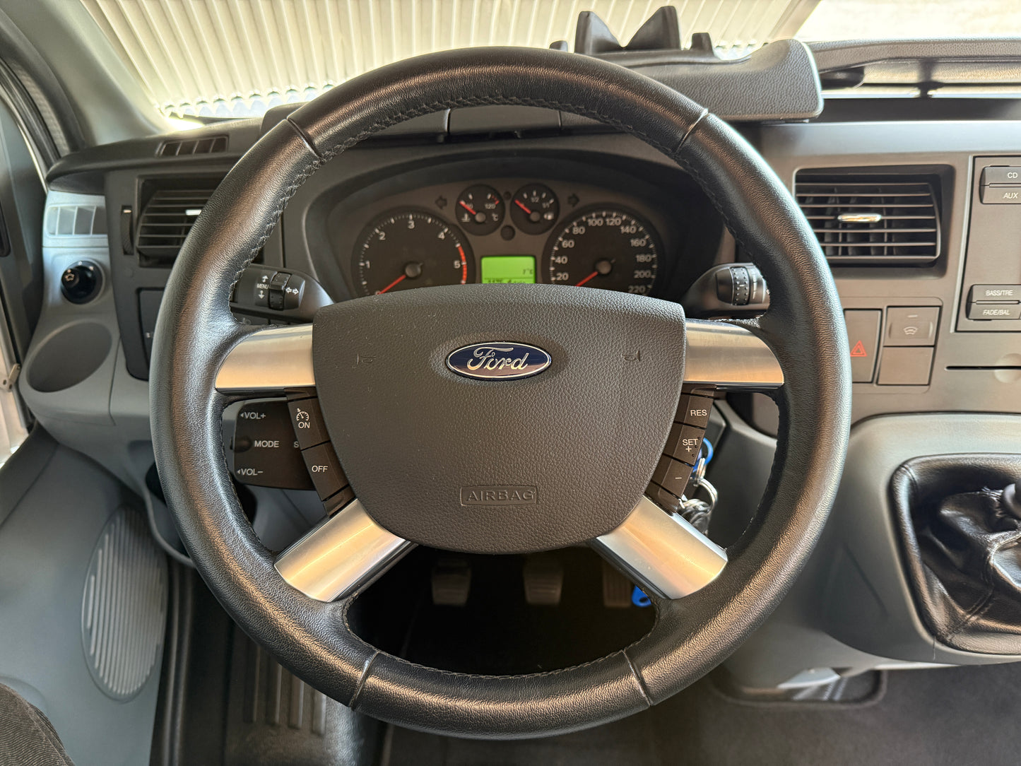 Ford Transit Chalusson Flash, markýza, předstan, Webasto, Truma