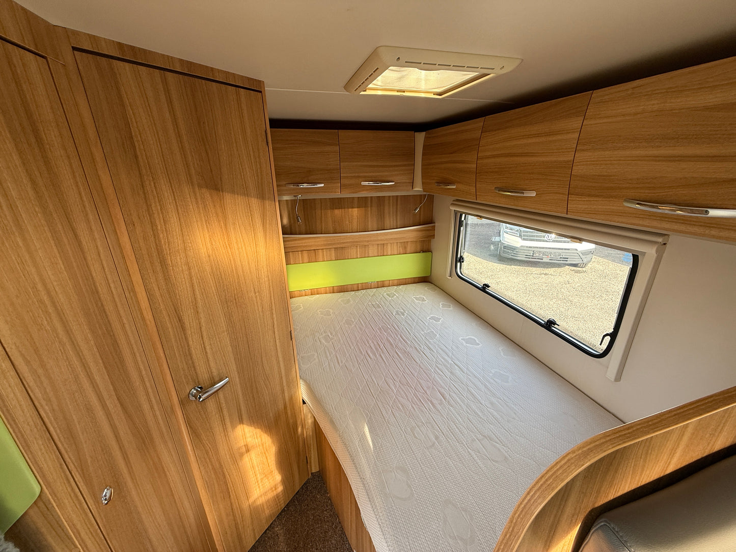 Ford Transit Chalusson Flash, markýza, předstan, Webasto, Truma