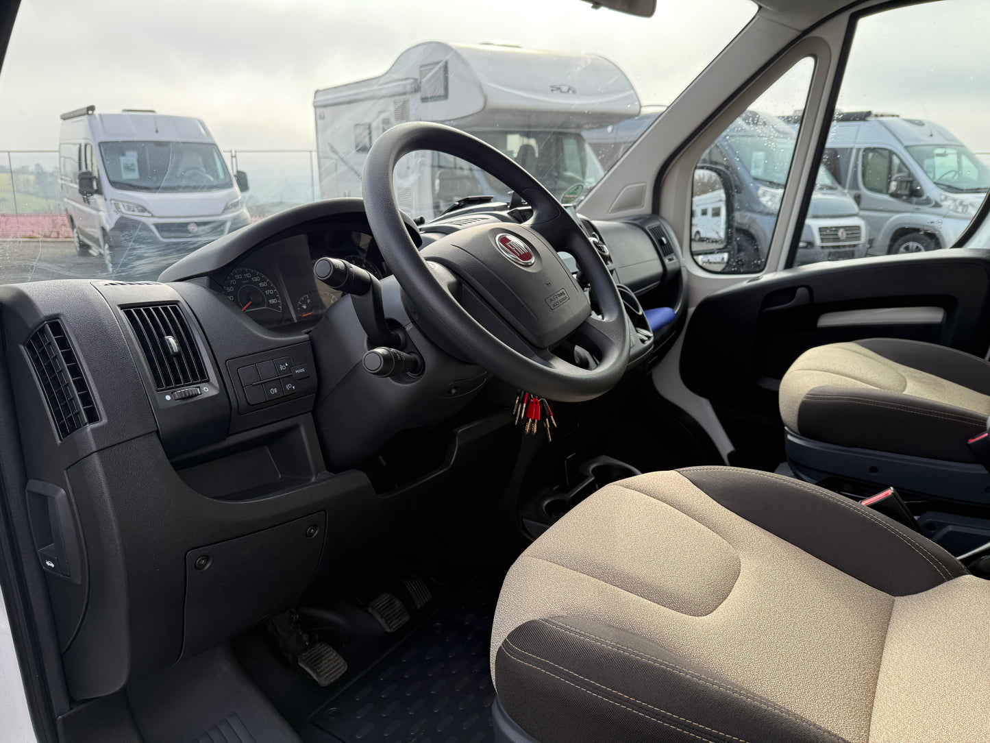 Rimor Seal 95 +, 2021, 14 tis. km, 5 osob REZERVACE