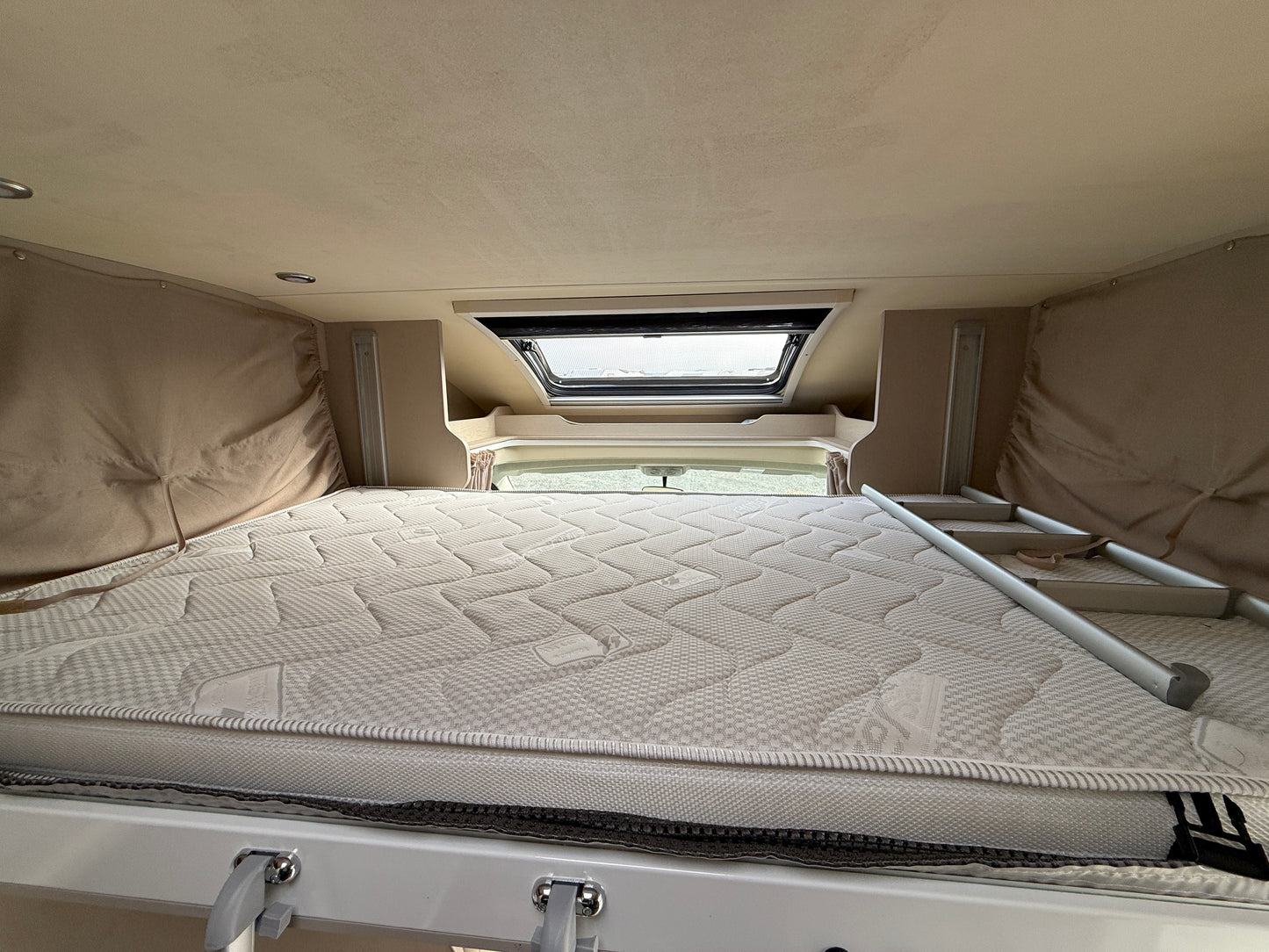 Rimor Seal 95 +, 2021, 14 tis. km, 5 osob REZERVACE