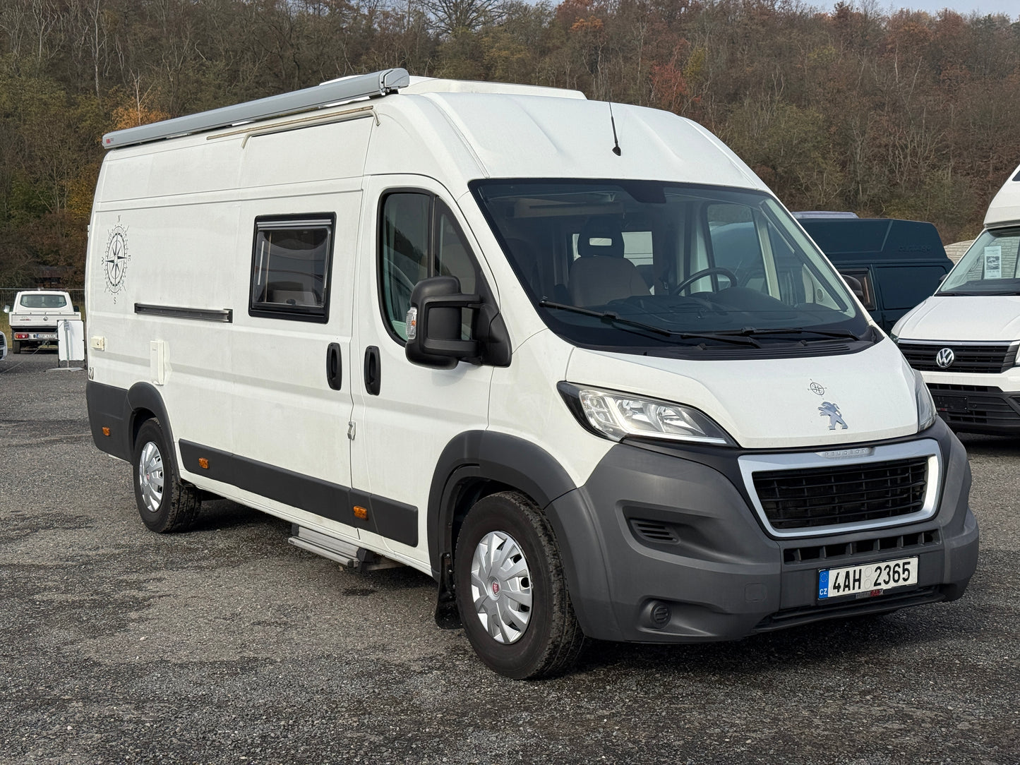 Obytná vestavba Boxer - r.2014,  2,2HDi, markýza, solár, klimatizace,