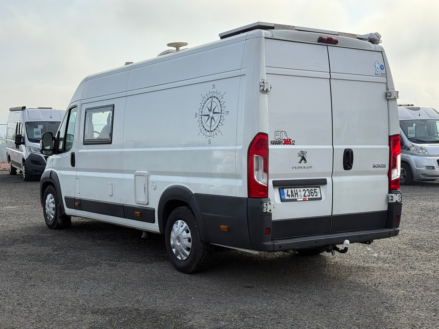 Obytná vestavba Boxer - r.2014,  2,2HDi, markýza, solár, klimatizace,