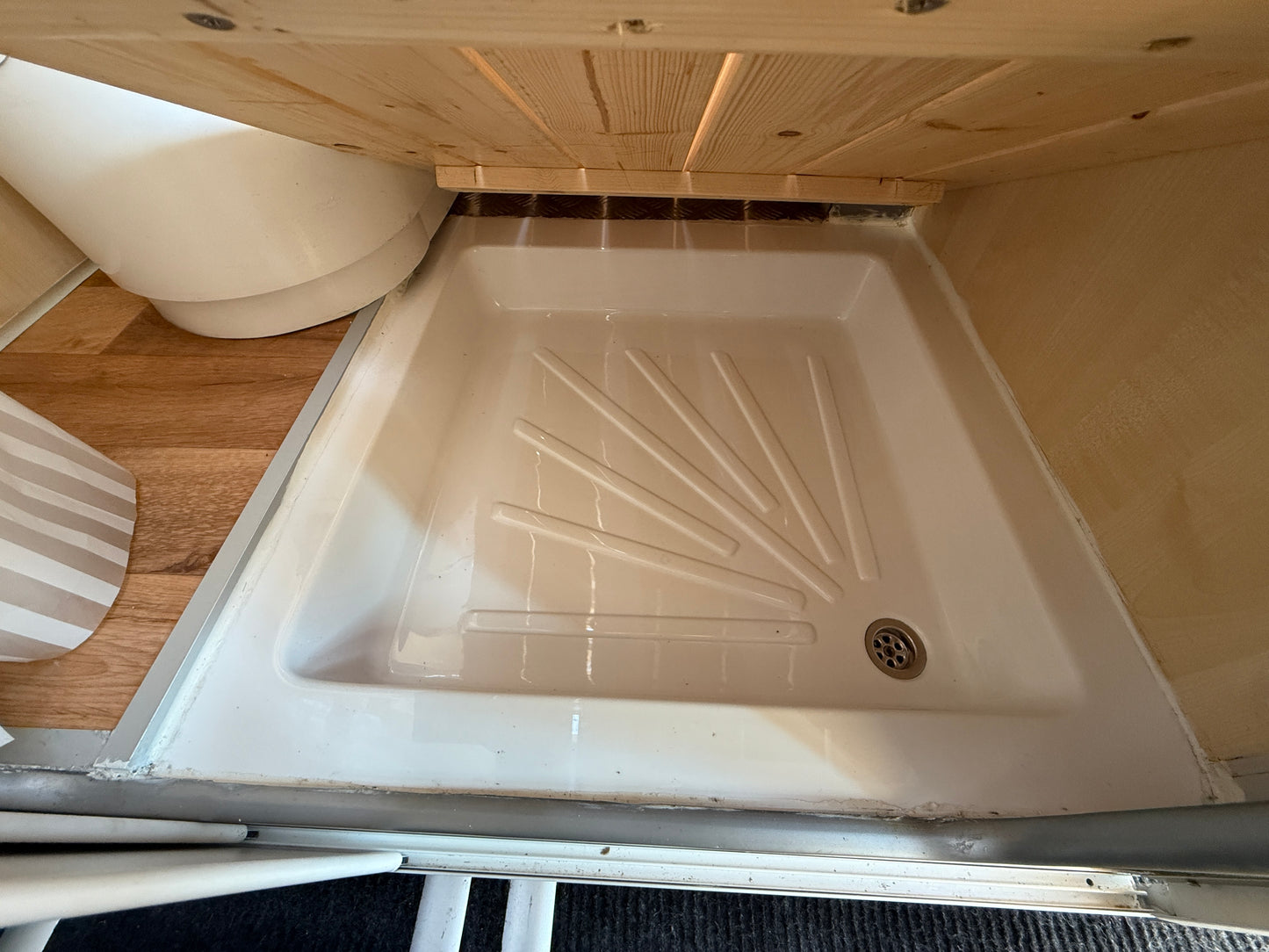 Obytná vestavba Boxer - r.2014,  2,2HDi, markýza, solár, klimatizace,