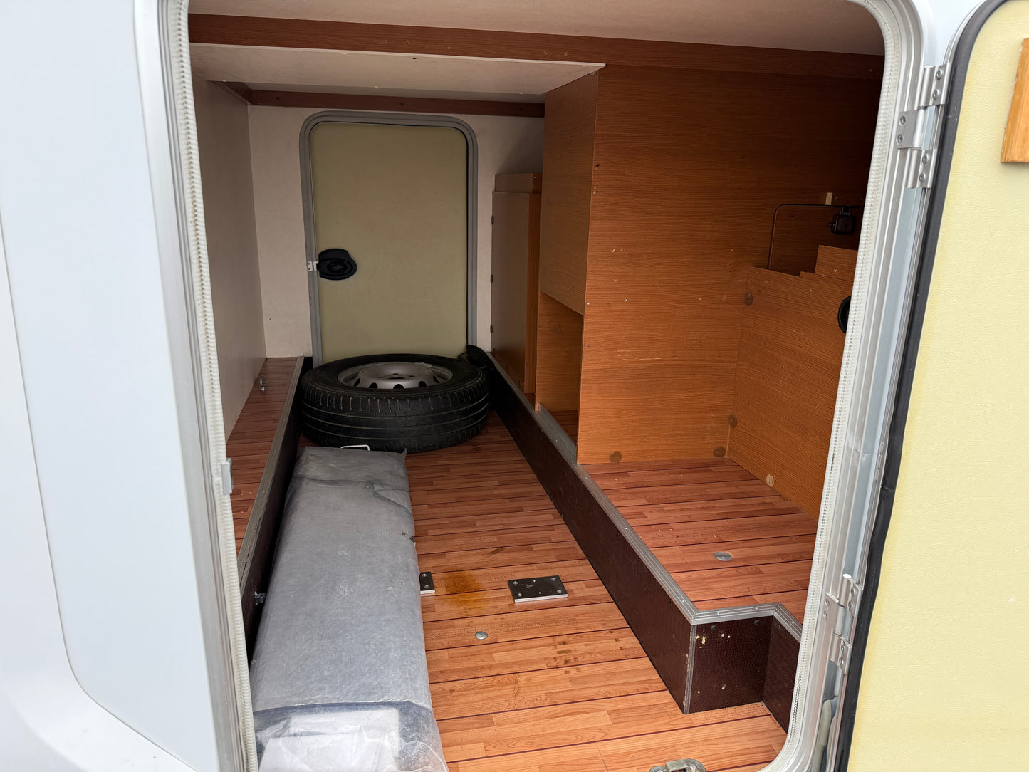 Knaus. 650 TI Limited Edition 50 years, 2011,REZERVACE