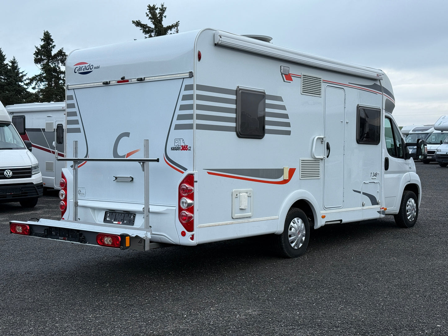 Carado T348, sjížděcí postel, 2012, držák na motorku, Truma