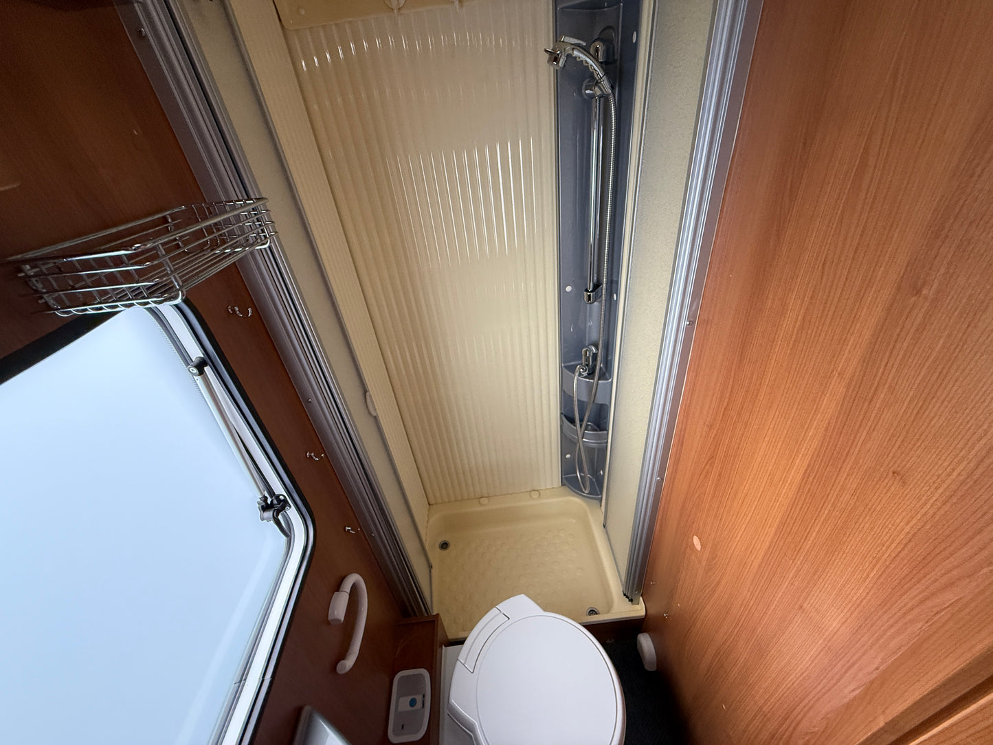 Carado T348, sjížděcí postel, 2012, držák na motorku, Truma