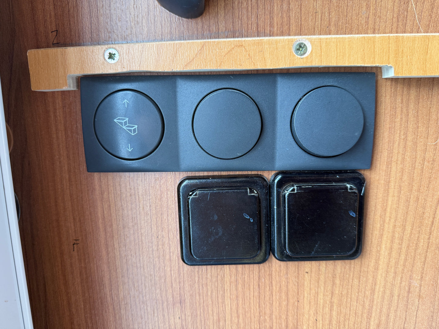 Carado T348, sjížděcí postel, 2012, držák na motorku, Truma