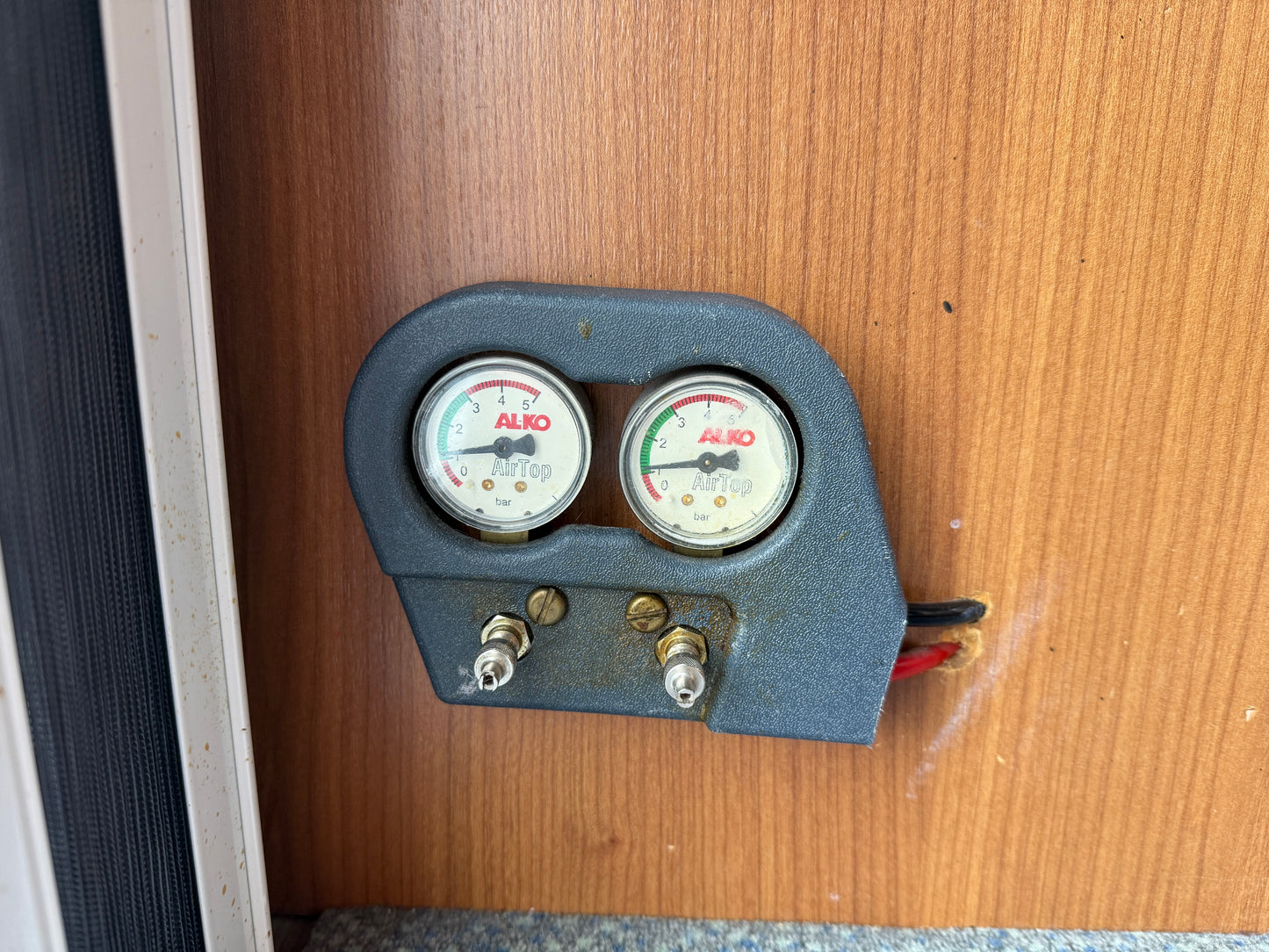 Carado T348, sjížděcí postel, 2012, držák na motorku, Truma