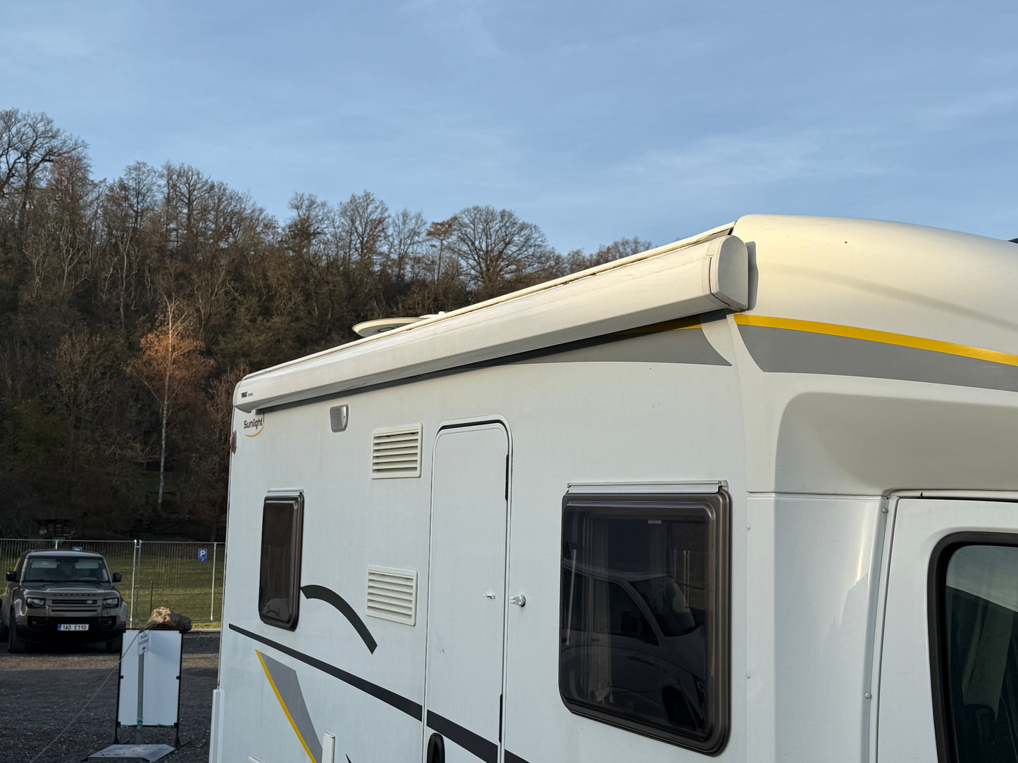 Sunlight T64, 2012, sjížděcí postel, Truma klimatizace, kosmetické vady