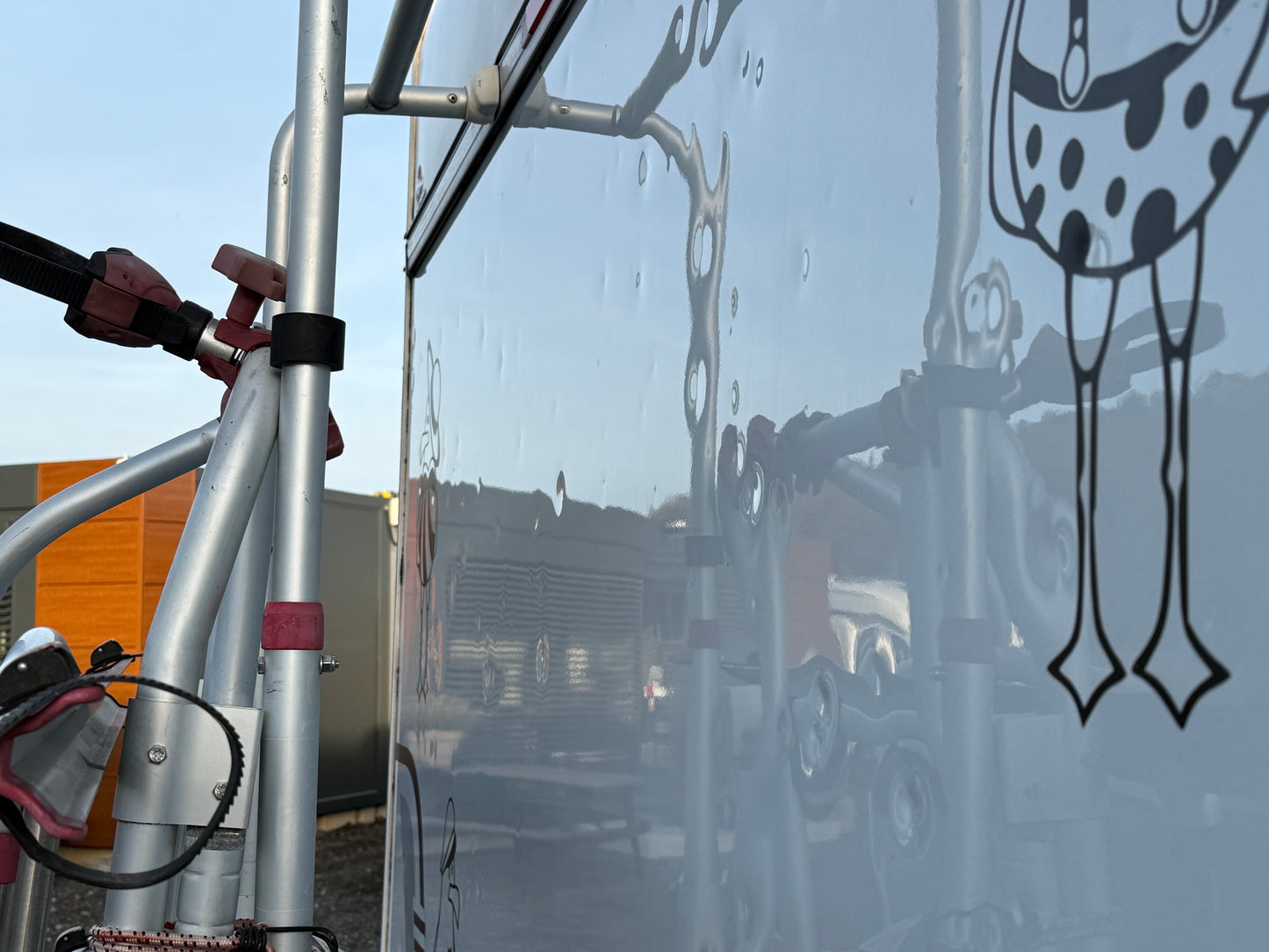 Sunlight T64, 2012, sjížděcí postel, Truma klimatizace, kosmetické vady