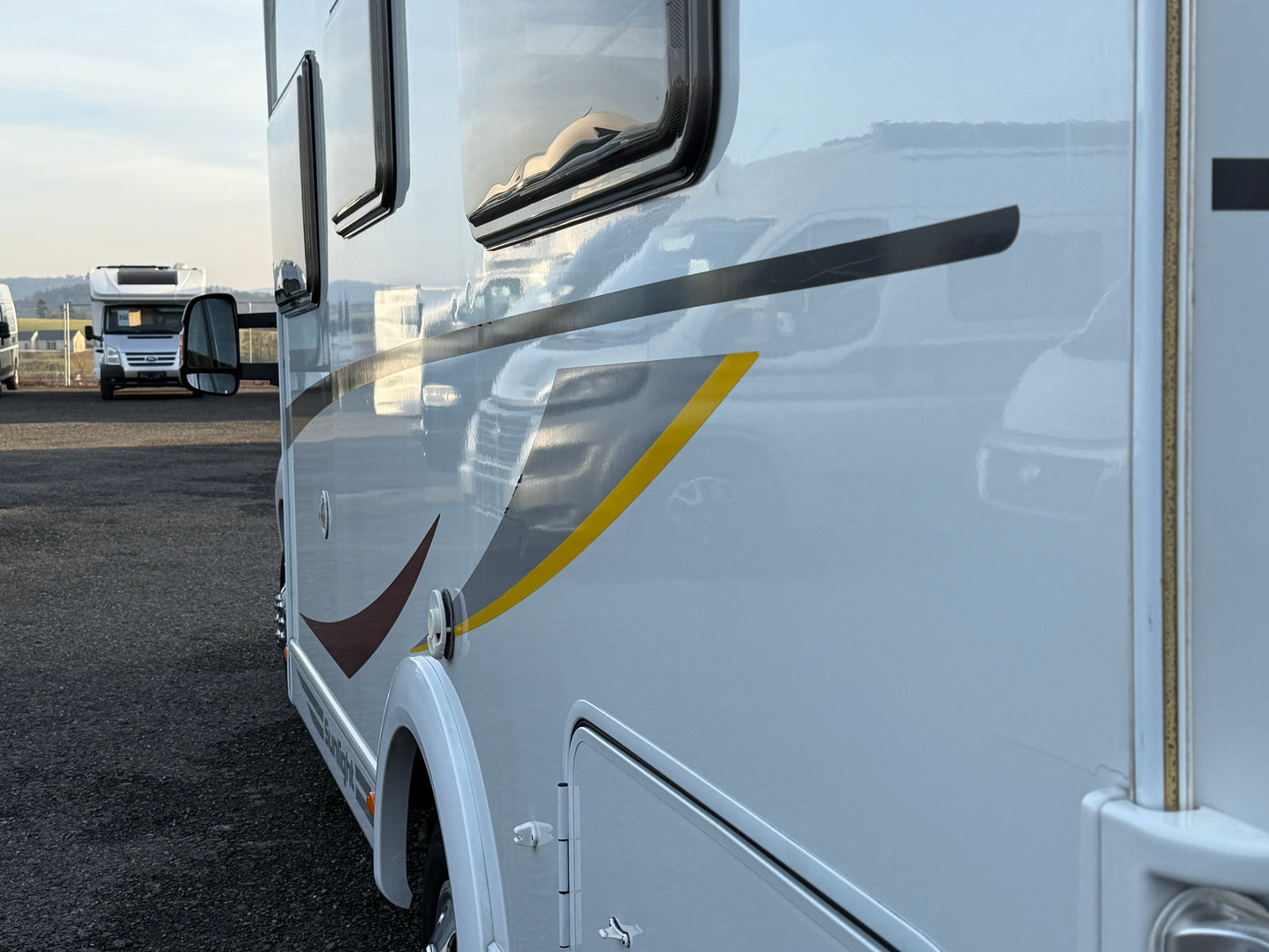 Sunlight T64, 2012, sjížděcí postel, Truma klimatizace, kosmetické vady