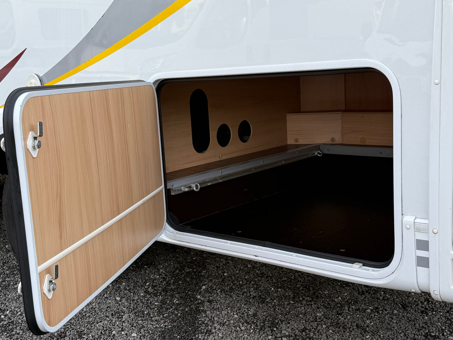 Sunlight T64, 2012, sjížděcí postel, Truma klimatizace, kosmetické vady