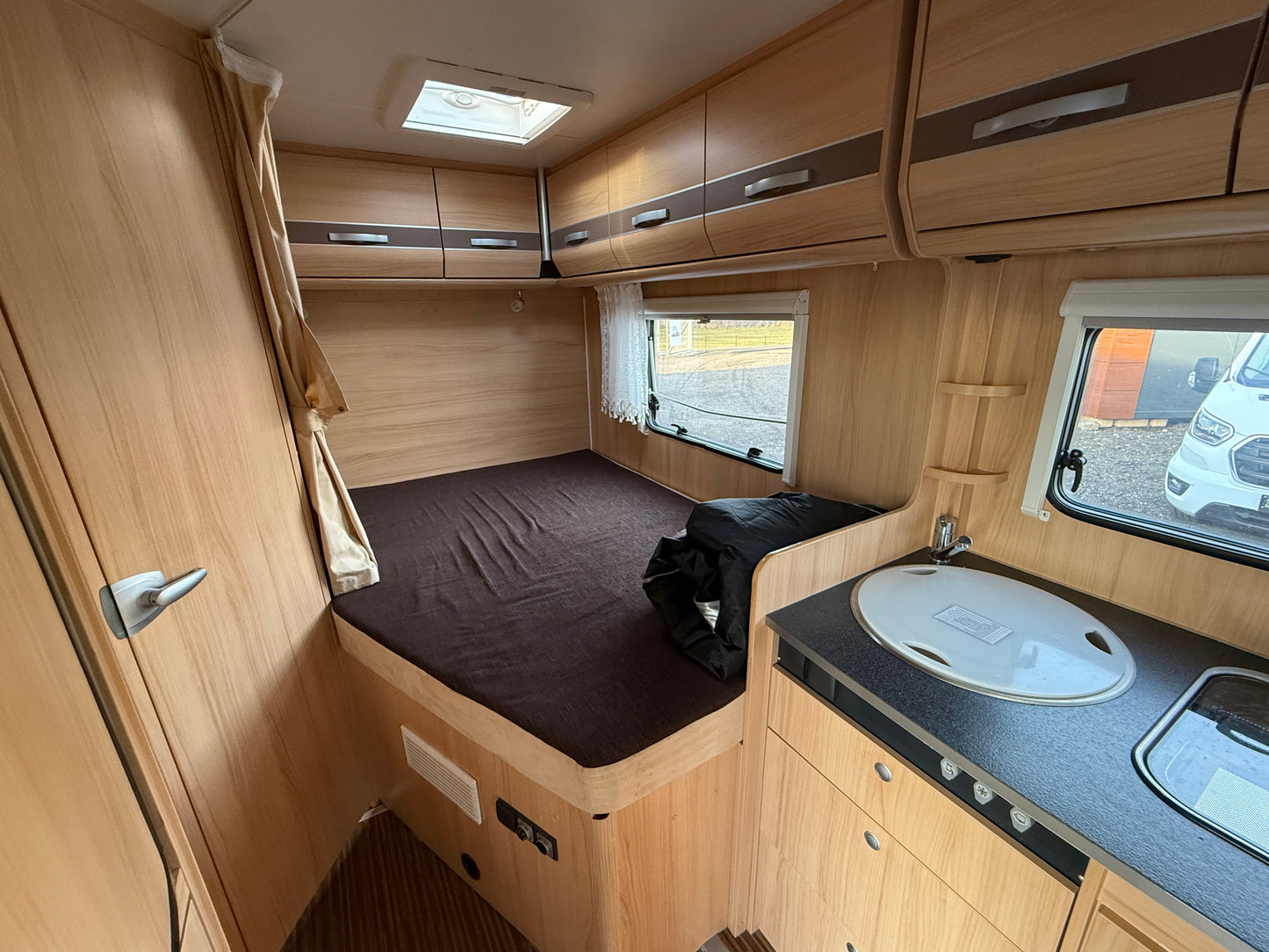 Sunlight T64, 2012, sjížděcí postel, Truma klimatizace, kosmetické vady