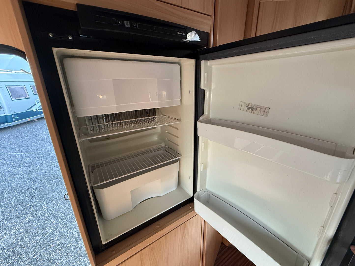 Sunlight T64, 2012, sjížděcí postel, Truma klimatizace, kosmetické vady