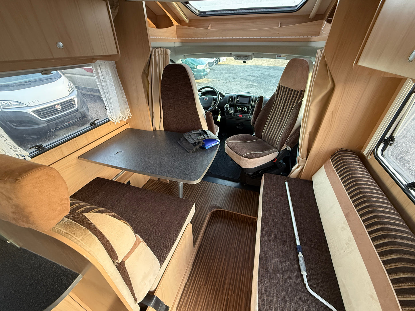 Sunlight T64, 2012, sjížděcí postel, Truma klimatizace, kosmetické vady