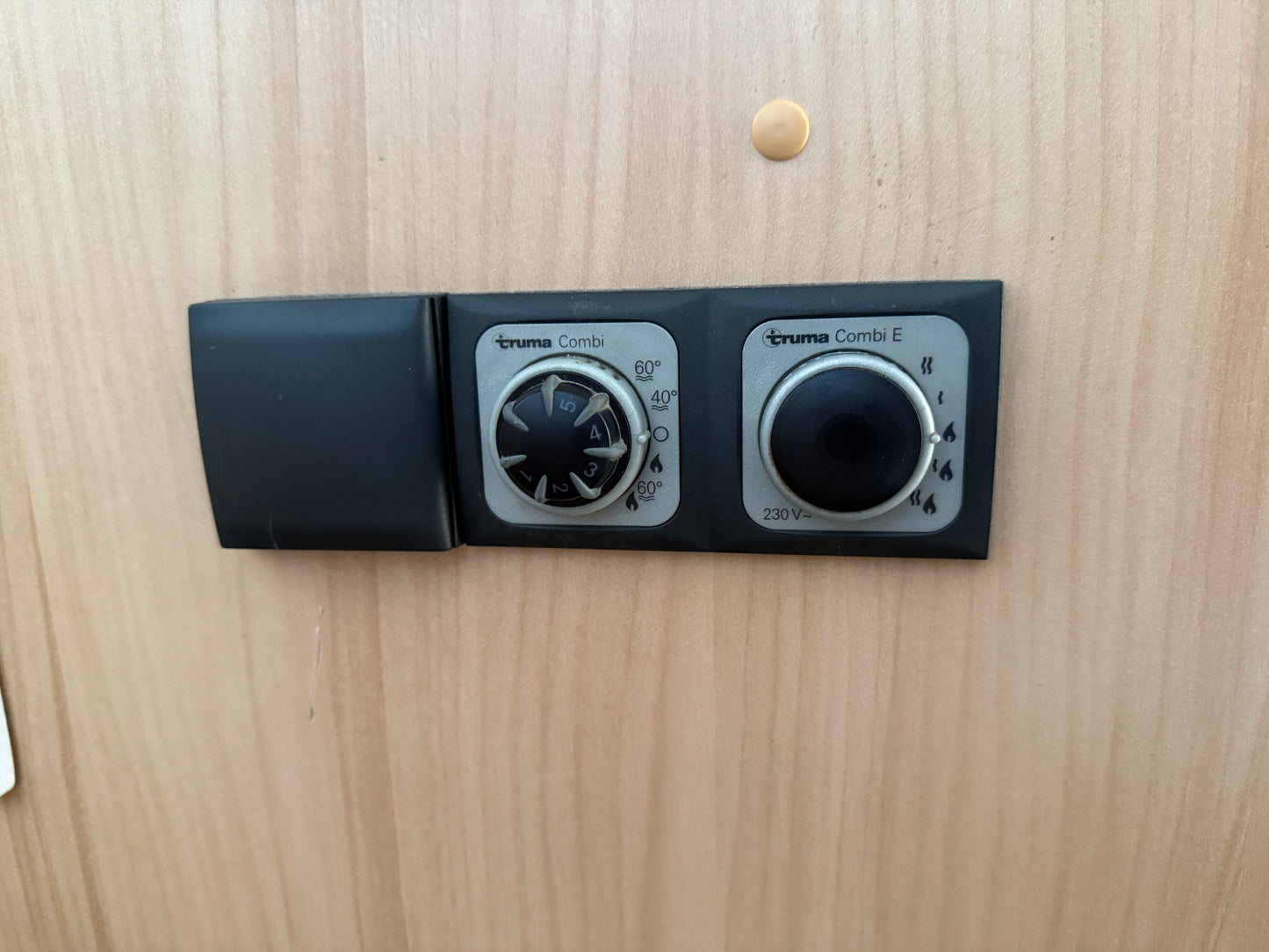 Sunlight T64, 2012, sjížděcí postel, Truma klimatizace, kosmetické vady