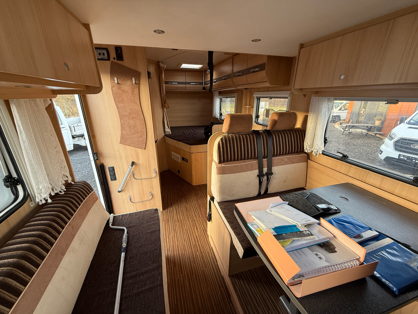 Sunlight T64, 2012, sjížděcí postel, Truma klimatizace, kosmetické vady