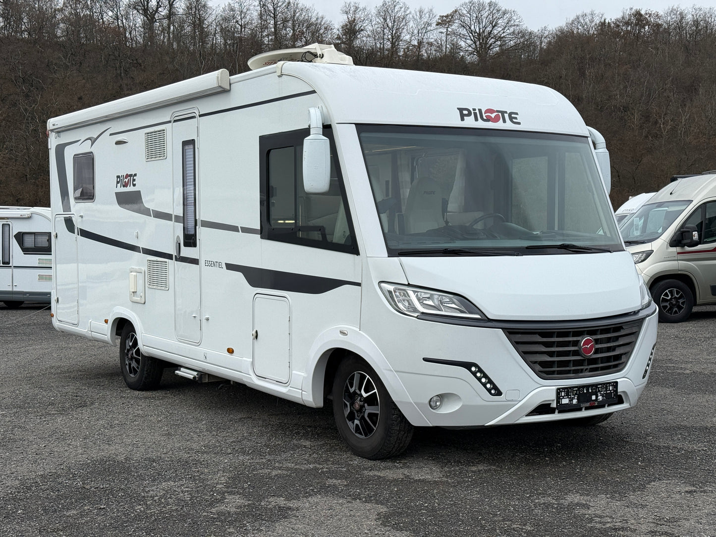 Pilote G740, 2x klima, el. markýza, měchy, měnič, solár - ODPOČET DPH