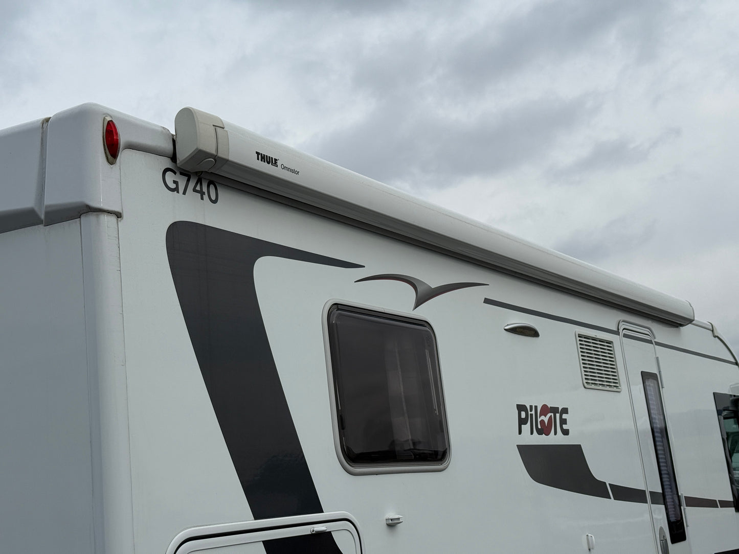 Pilote G740, 2x klima, el. markýza, měchy, měnič, solár - ODPOČET DPH